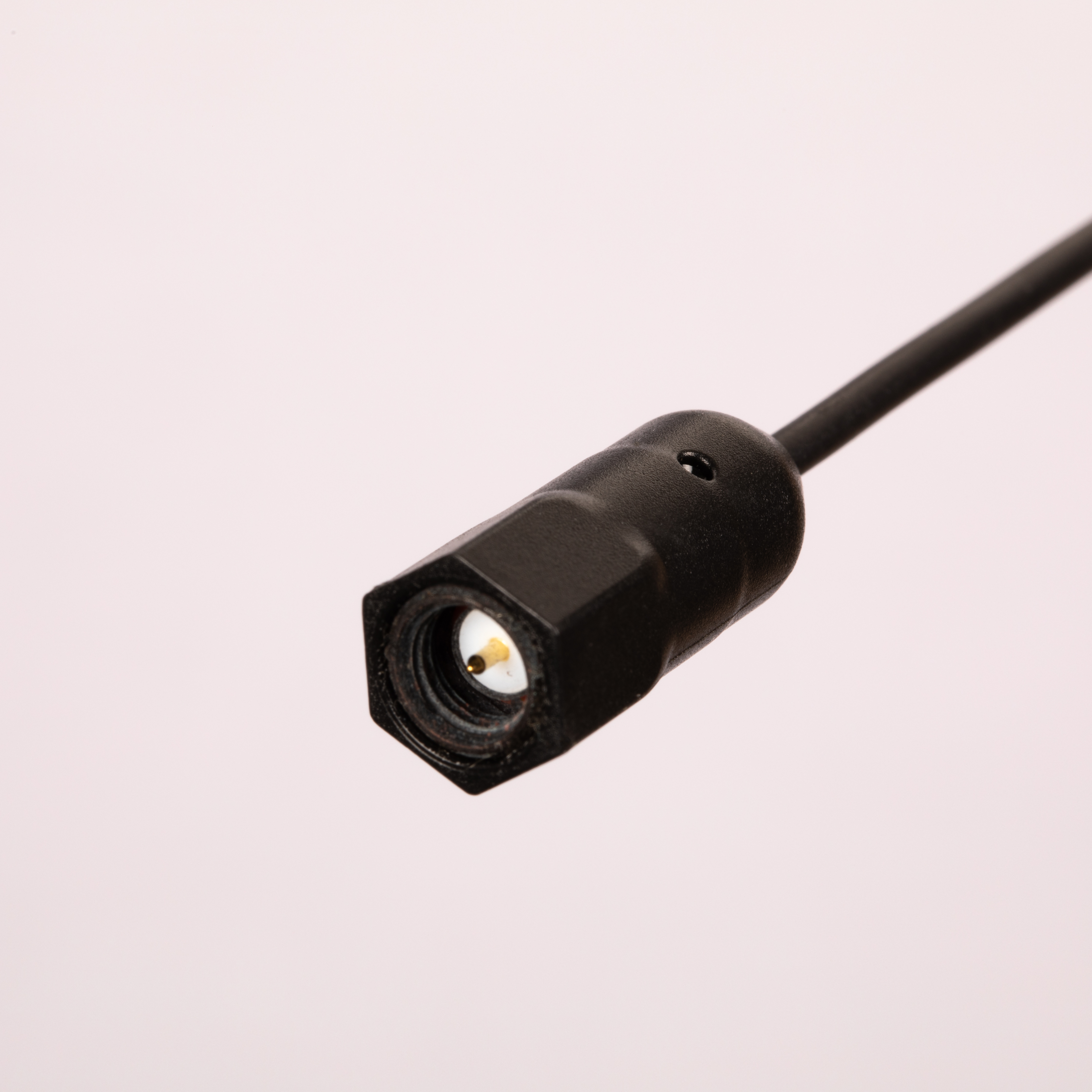 black antenna with sma f connector